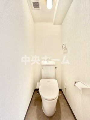 【トイレ】 | サンレイ天神橋 | 【トイレ】 温水洗浄便座機能付きトイレ。温水洗浄便座は清潔にお使いいただくための大切なアイテムです。