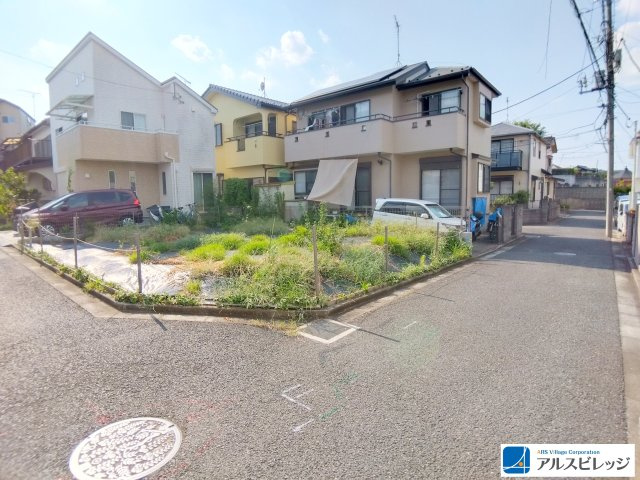 売地／富士見市諏訪1丁目の前面道路含む現地写真