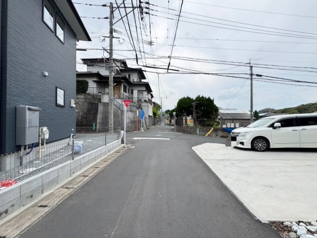  For.M ーフォルムー小倉北区篠崎5丁目4期　【小倉北区　新築戸建て】の前面道路含む現地写真| For.M ーフォルムー小倉北区篠崎5丁目4期　【小倉北区　新築戸建て】