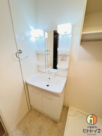 セジュール・アルジェントB棟の独立洗面台|独立洗面台です