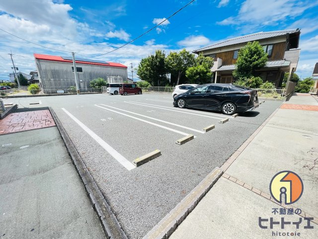 セジュール・アルジェントB棟の駐車場|カースペースがあります