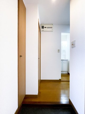 【玄関】 | プレシャス天神南 | 別号室の写真になります。現況優先。