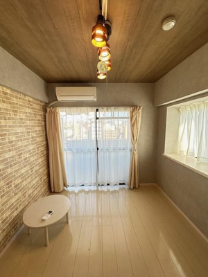 【居間・リビング】 | リラスウイングピア博多 | 別号室の写真になります。現況優先。