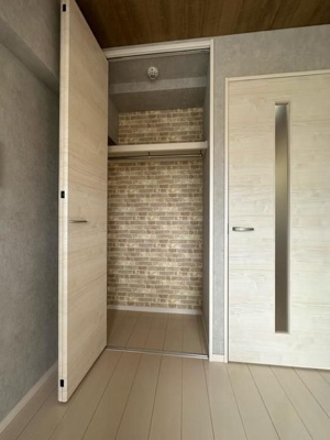 【収納】 | リラスウイングピア博多 | 別号室の写真になります。現況優先。