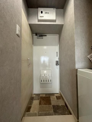 【玄関】 | リラスウイングピア博多 | 別号室の写真になります。現況優先。