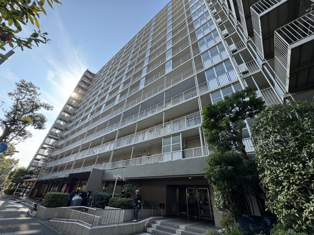 汐浜サンハイツの外観