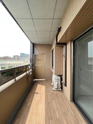 【バルコニー】 | ヴィラージュ大濠 | 別号室の写真になります。現況優先。