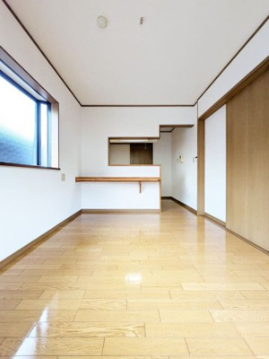 【居間・リビング】 | エリーナ長住 | 別号室の写真になります。現況優先。