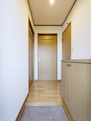 【玄関】 | エリーナ長住 | 別号室の写真になります。現況優先。