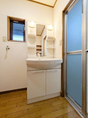 【洗面所】 | エリーナ長住 | 別号室の写真になります。現況優先。