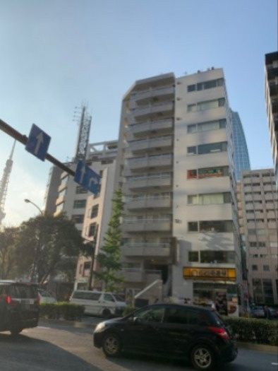 レック御成門川名ビルの外観