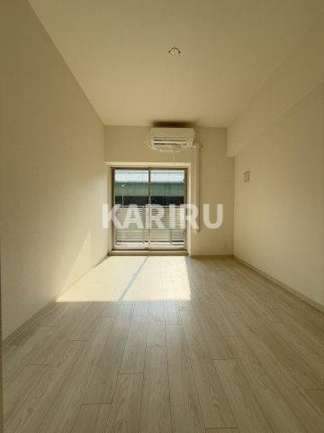 フォーリアライズ大阪イーストゲートの洋室