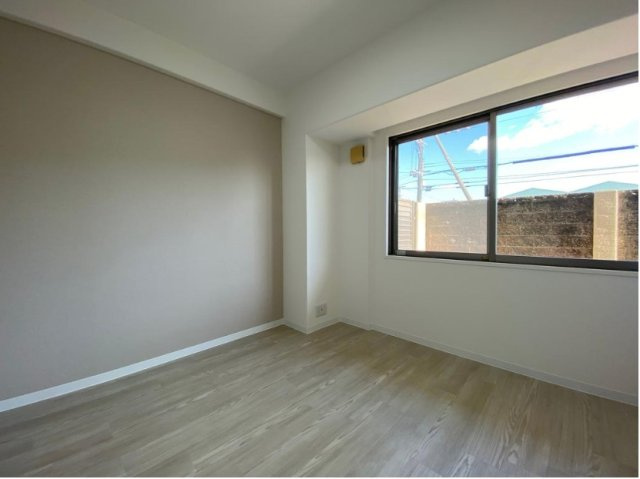 レスタージュたちばなの洋室