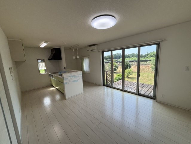 【居間・リビング】 | 鉾田市梶山　中古戸建