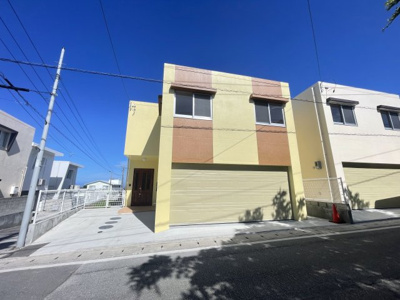 【外観】 | 読谷村渡慶次（限定1棟）オーシャンビュー | LDK＆主寝室20帖の3LDK＋ガレージ屋内並列駐車2台可♪