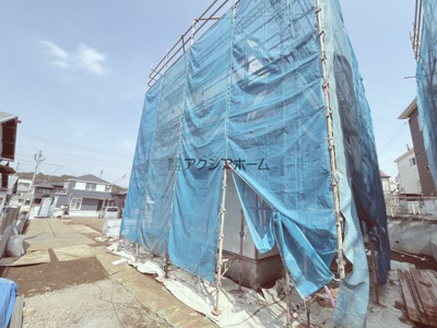 【外観】 | 入間市大字小谷田・全3棟　新築一戸建　2号棟 | 建築中現地写真(2025年3月27日撮影)