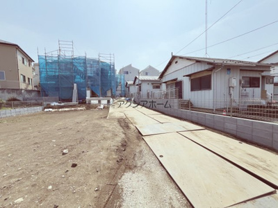 【外観】 | 入間市大字小谷田・全3棟　新築一戸建　2号棟 | 建築中現地写真(2025年3月27日撮影)