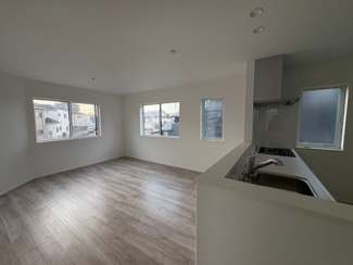 【居間・リビング】 | 川越市岸町3丁目　新築分譲　「川越駅」バス7分　敷地22坪　【新宿小学区】