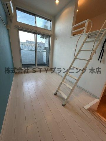 仲介手数料０円！サンクマーレ福住の居間・リビング