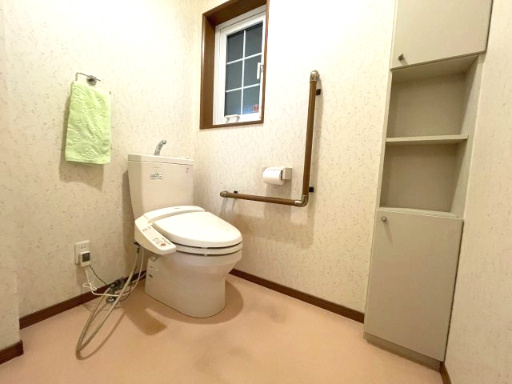 【中古戸建て】秋田市新屋勝平町のトイレ