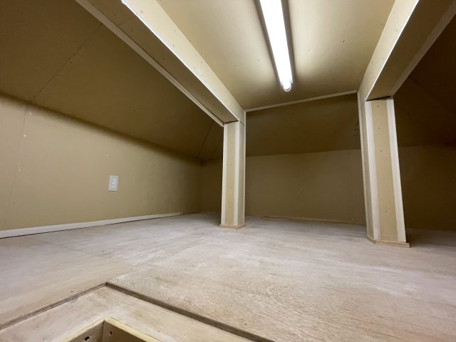 【中古戸建て】秋田市新屋勝平町の洋室