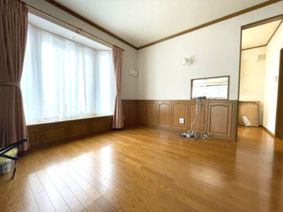 【居間・リビング】 | 【中古戸建て】秋田市新屋勝平町