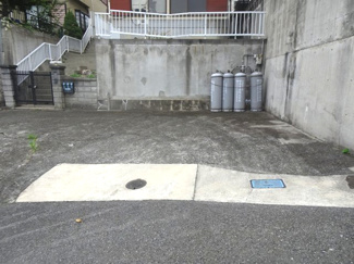 【駐車場】 | 川西市錦松台11の8　中古一戸建て