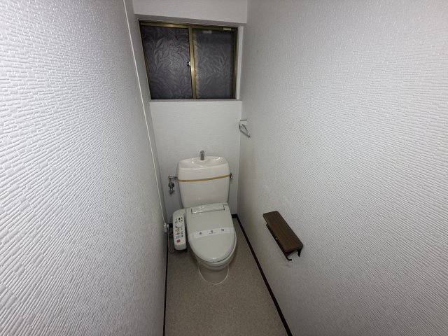 大和郡山市新町の一戸建てのトイレ