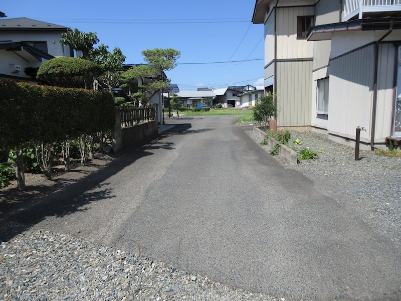 花巻市上根子字法領　土地建物の外観|位置指定道路