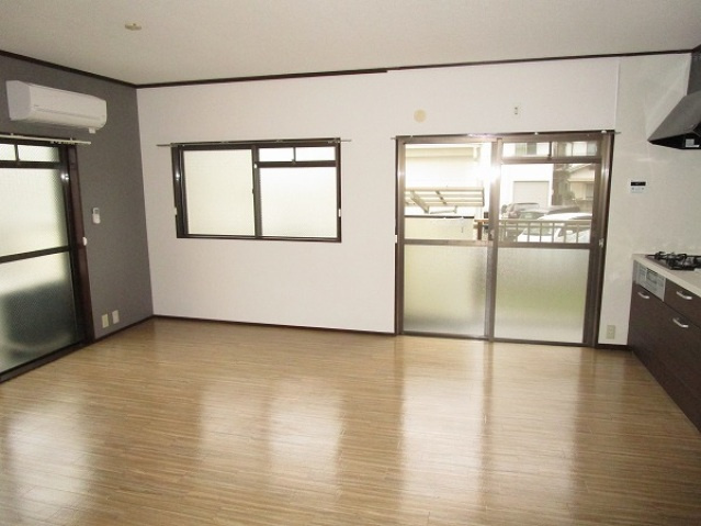 サンルビーササキ№1の居間・リビング