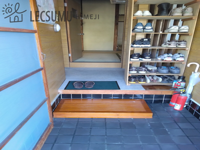 たつの市龍野町島田/中古戸建の玄関