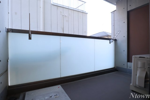 【バルコニー】 | SK BUILDING-10 | バルコニーからの眺めを楽しみながら食事をしませんか