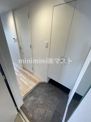 セレニテ福島アリアの玄関
