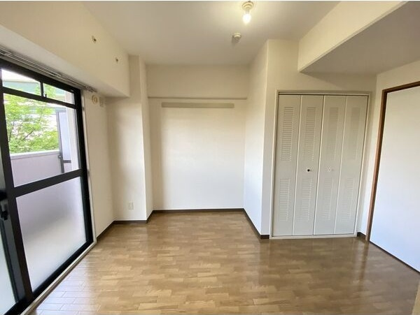 エスペランサ門真南の洋室