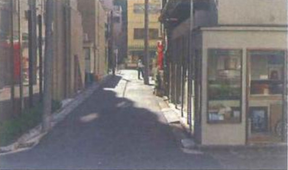 墨田区石原３丁目の賃貸併用戸建の前面道路含む現地写真