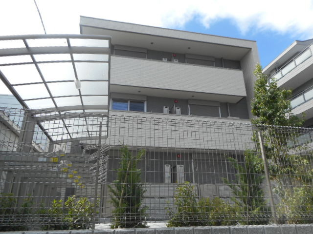 横浜市青葉区あざみ野南２丁目の賃貸マンションの外観|高台になっており、１Ｆでも気になりません