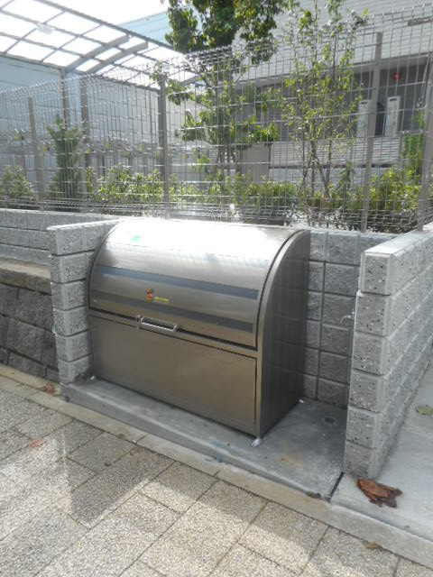 横浜市青葉区あざみ野南２丁目の賃貸マンションのその他共用部分|敷地内ゴミストッカー