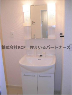 【洗面所】 | シュティッヒパルメ | 明るい洗面所です