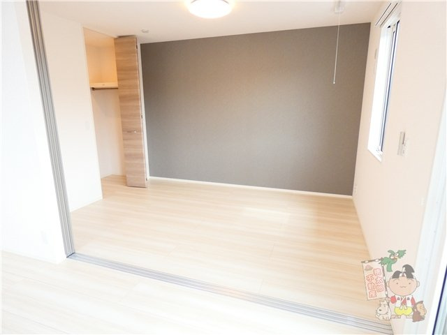 ティーグルの洋室