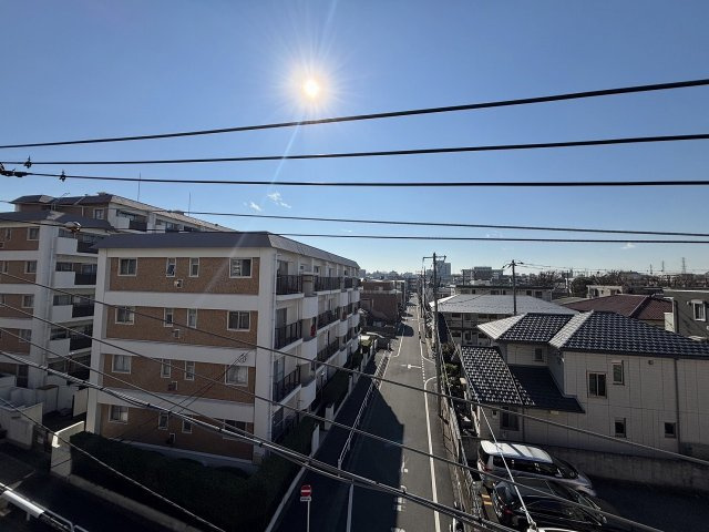 【展望】 | RC造3階建て・オール電化住宅 | サンサンと日を浴びる屋上ルーフテラスからの眺望♪
都会じゃ贅沢なこの日当たりを是非とも現地でご体感下さい。