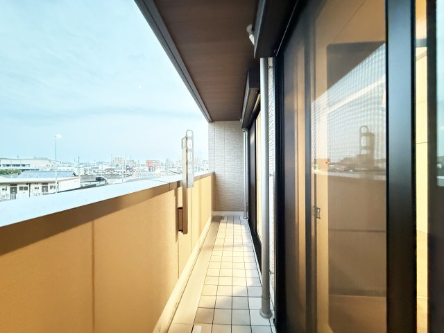 ベレオニシムラⅡのバルコニー