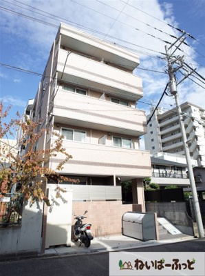 【外観】 | カイテキース | 青い空と白い雲の下にあるのは≪カイテキース≫