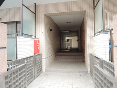 エントランス入り口です♪