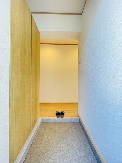 【玄関】 | クローバー花畑ガーデン | 大きなシューズクローゼットはたくさん収納できます