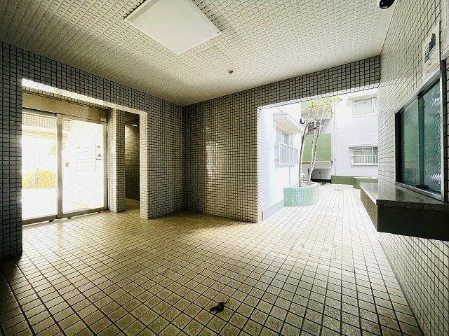 【エントランス】 | クローバー花畑ガーデン