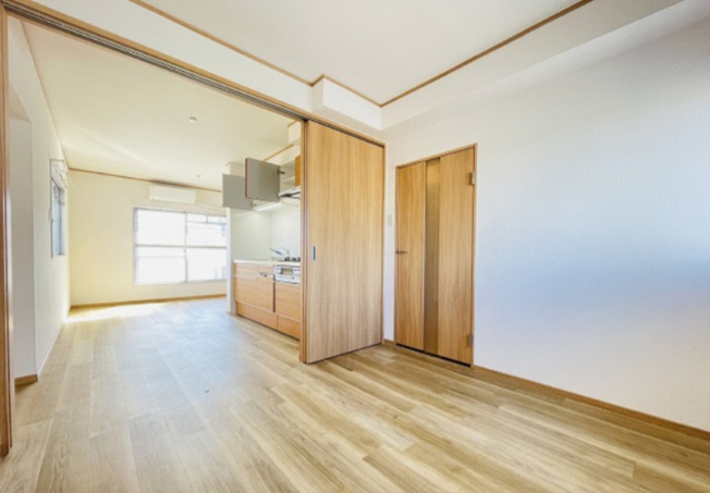 【洋室】 | クローバー花畑ガーデン