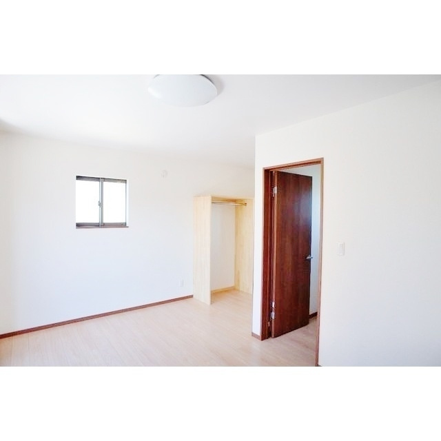 岐阜市島栄町２丁目の一戸建ての居間・リビング