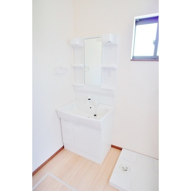 岐阜市島栄町２丁目の一戸建ての洗面所