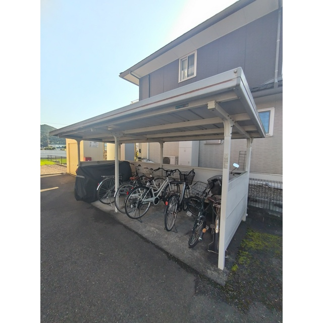 岐阜市上芥見のアパートのその他|駐輪場