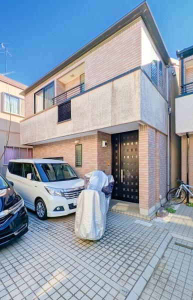 渋谷区本町４丁目の中古一戸建の外観|周辺は生活利便施設が点在しています。
是非一度、現地へお越しください！
ご自宅までの送迎も可能です！